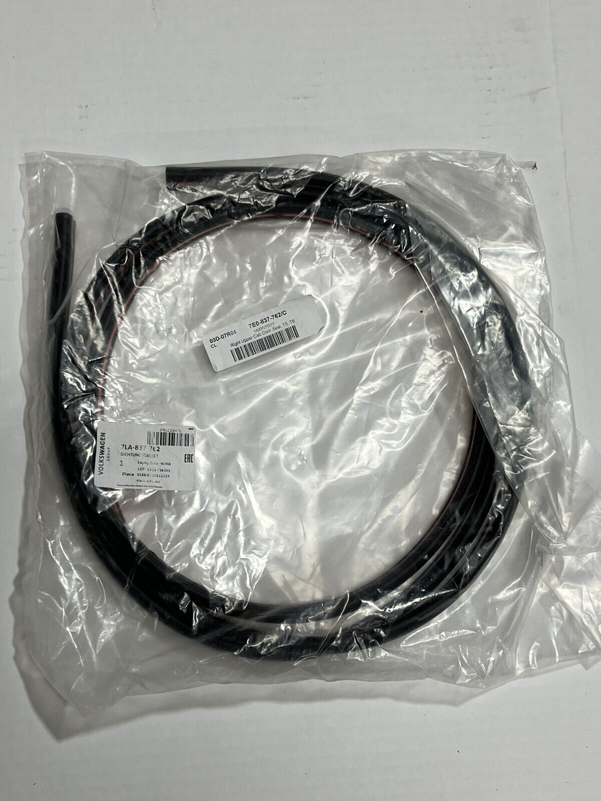 VW TRANSPORTER T5 GP T5. T6 - UPPER BODY DOOR SEAL GASKET RUBBER TRIM - RIGHT - Poptop World 