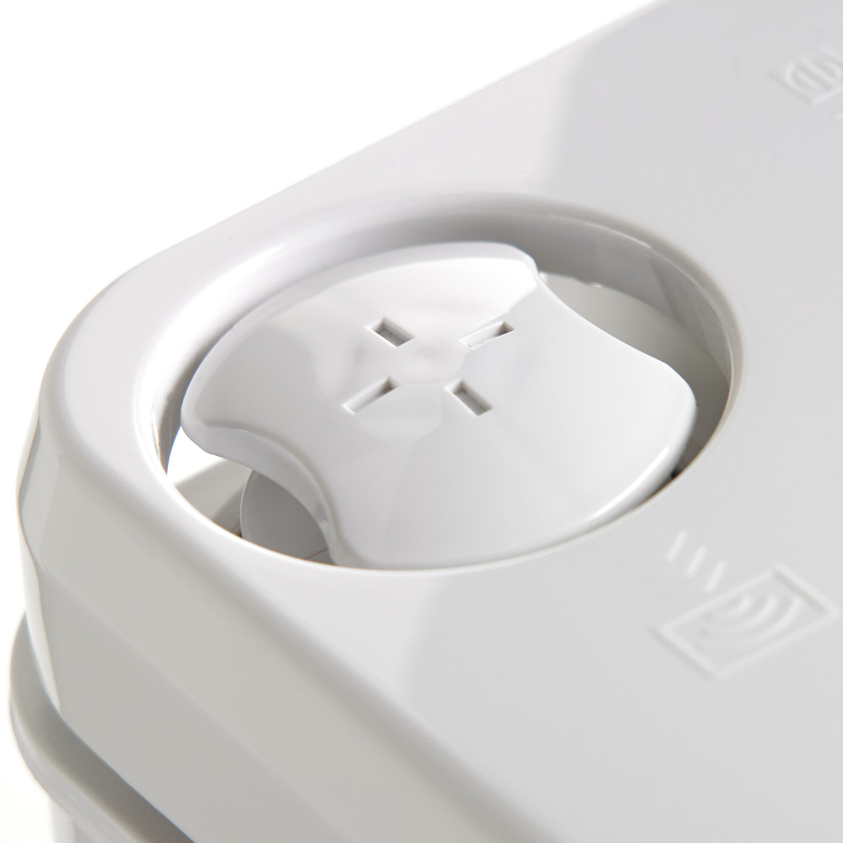 Dometic 972 Portable Toilet – Compact Push-Button Flush, 2.6 Gallon - Poptop World 